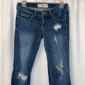 Hollister low rise dark wash straight leg distressed jean for shorter ppl